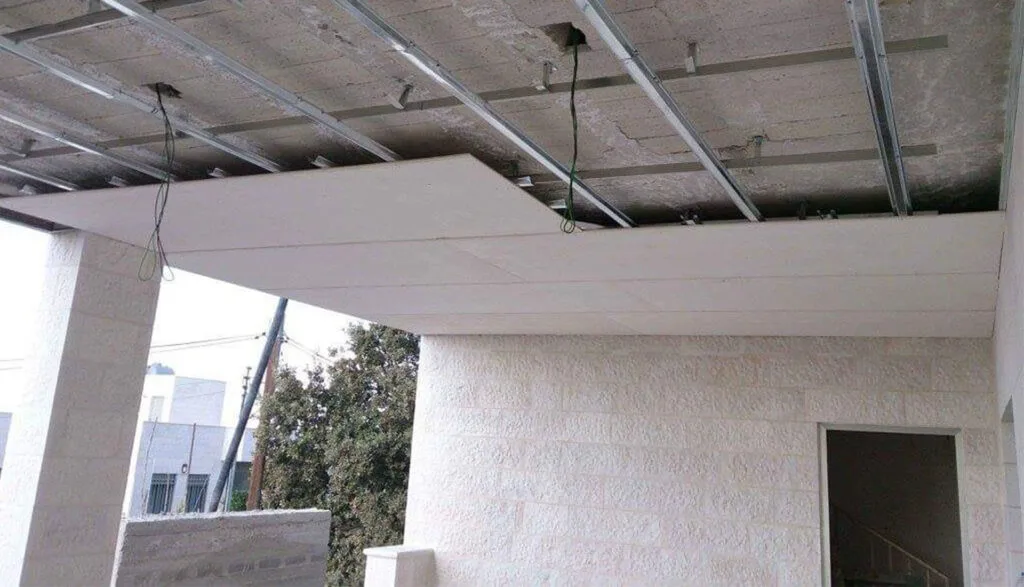 Aplicación de techo de tablero MGO