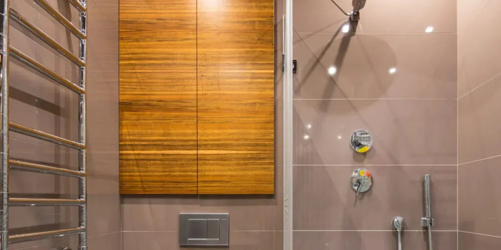 Panneaux muraux résistants à l'eau