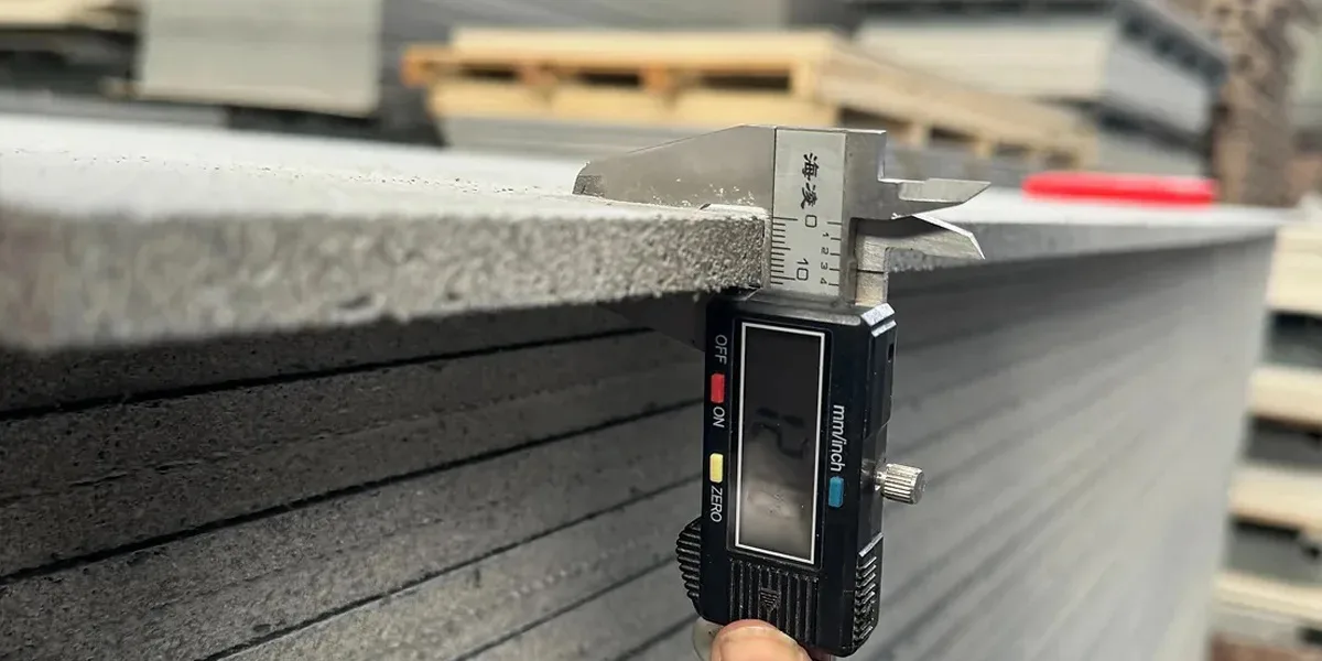 Wandverkleidungsstärke